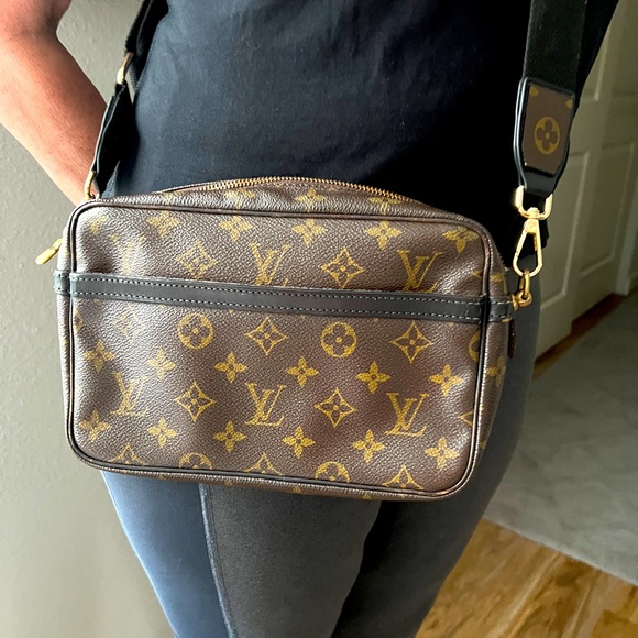 NOT FOR SALE POSHMARK HAS NOT REMOVED THIS LISTING - Picture 1 of 15